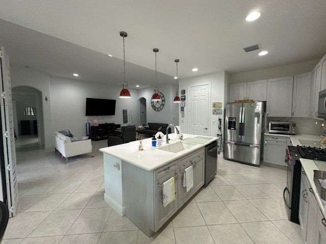 8330 Summer Lake Drive, Vero Beach, FL 32967