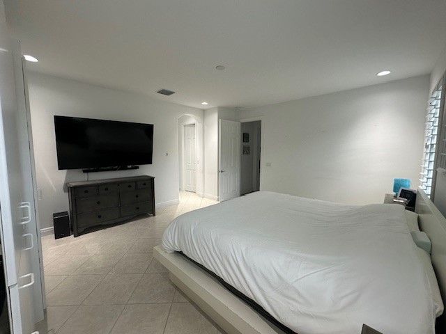 8330 Summer Lake Drive, Vero Beach, FL 32967