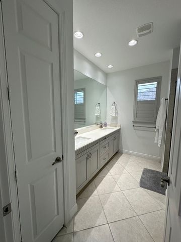 8330 Summer Lake Drive, Vero Beach, FL 32967