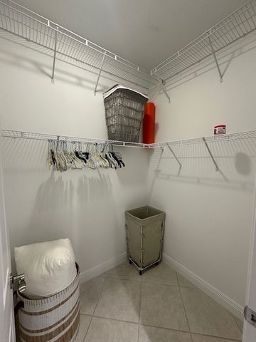 8330 Summer Lake Drive, Vero Beach, FL 32967