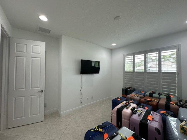 8330 Summer Lake Drive, Vero Beach, FL 32967