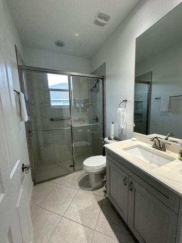 8330 Summer Lake Drive, Vero Beach, FL 32967