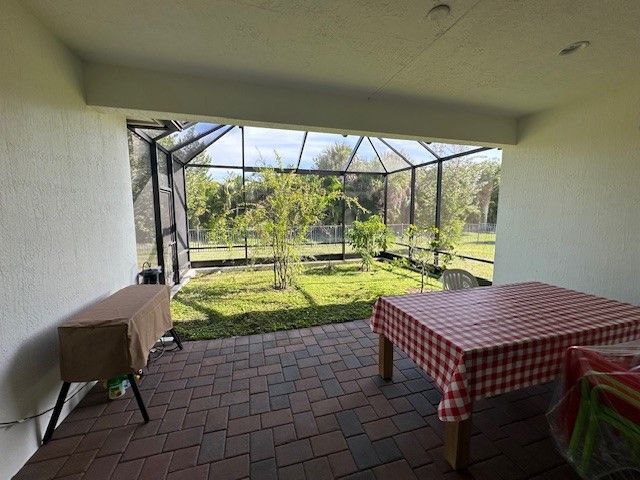 8330 Summer Lake Drive, Vero Beach, FL 32967
