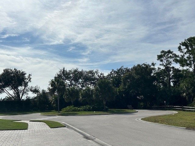 8330 Summer Lake Drive, Vero Beach, FL 32967