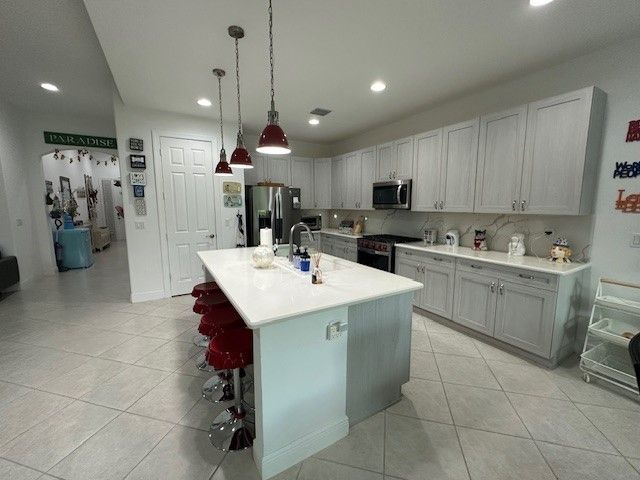 8330 Summer Lake Drive, Vero Beach, FL 32967