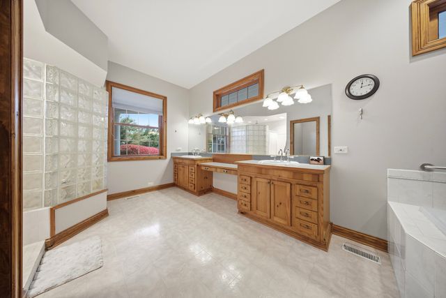 10731 Somonauk Road, Hinckley, IL 60520