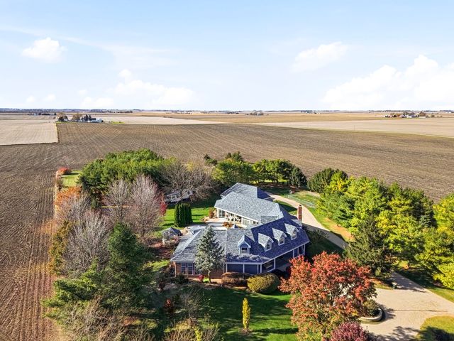 10731 Somonauk Road, Hinckley, IL 60520