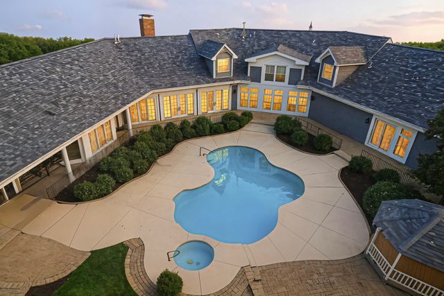 10731 Somonauk Road, Hinckley, IL 60520