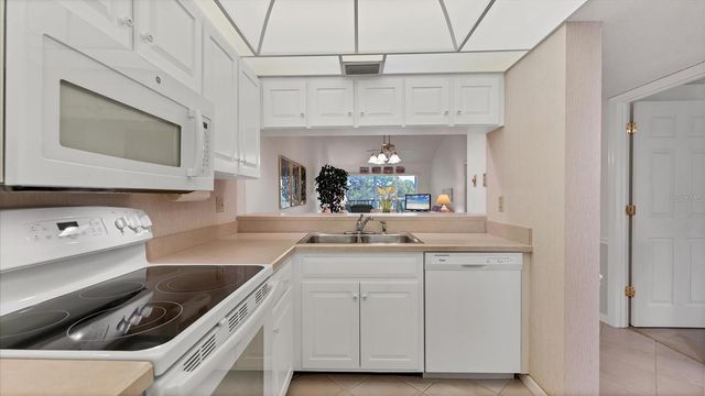 450 CERROMAR ROAD 282, Venice, FL 34293