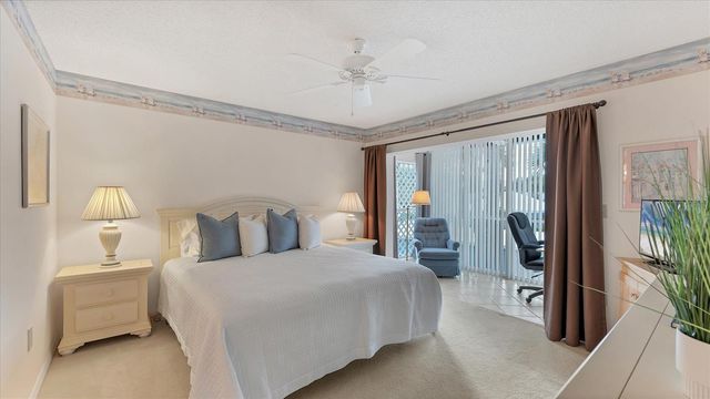 450 CERROMAR ROAD 282, Venice, FL 34293