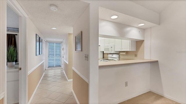 450 CERROMAR ROAD 282, Venice, FL 34293