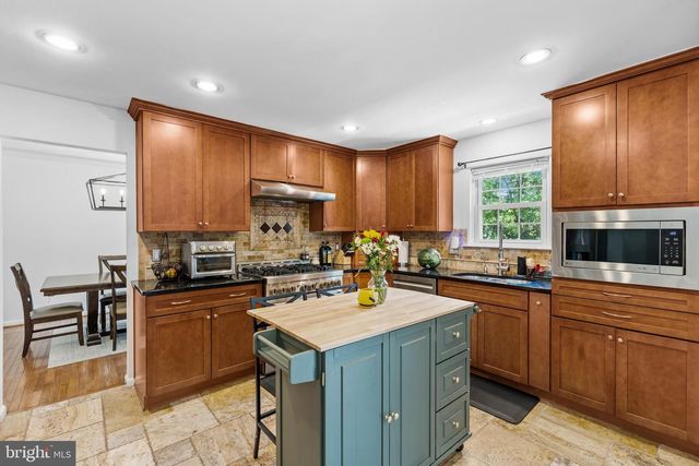 316 SILVER RIDGE DR, Sterling, VA 20164