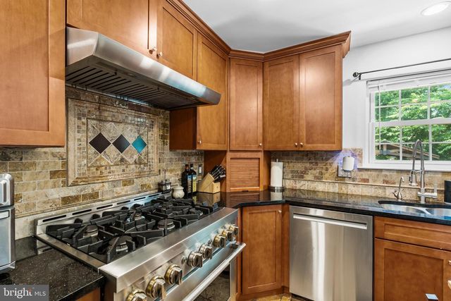 316 SILVER RIDGE DR, Sterling, VA 20164