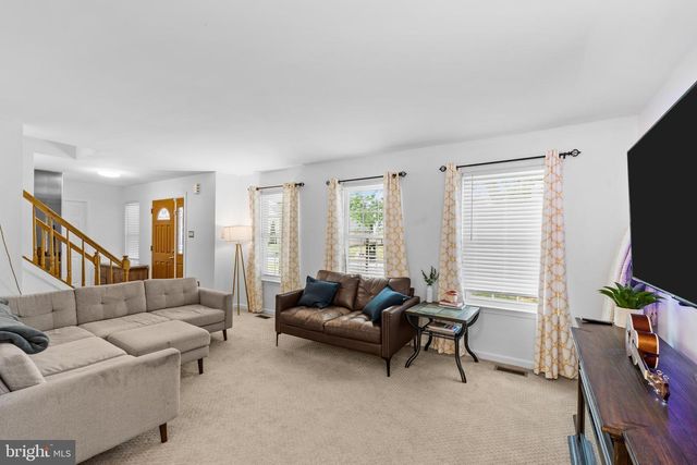 316 SILVER RIDGE DR, Sterling, VA 20164