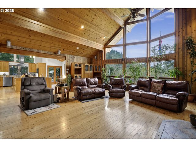 6700 UPPER OLALLA Rd, Winston, OR 97496