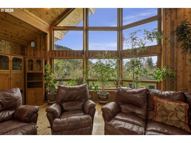 6700 UPPER OLALLA Rd, Winston, OR 97496