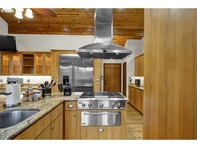 6700 UPPER OLALLA Rd, Winston, OR 97496