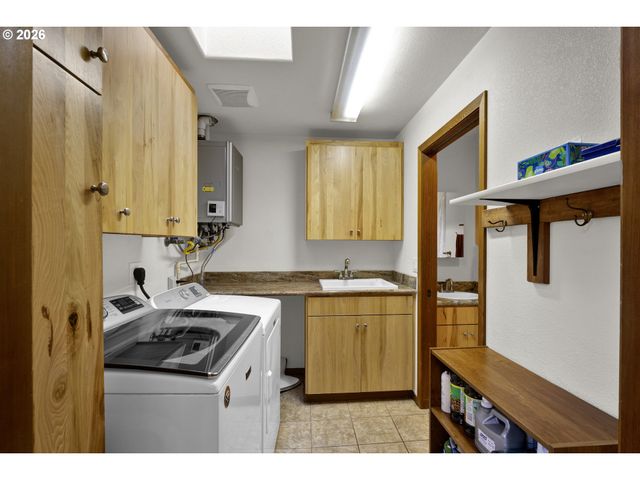 6700 UPPER OLALLA Rd, Winston, OR 97496