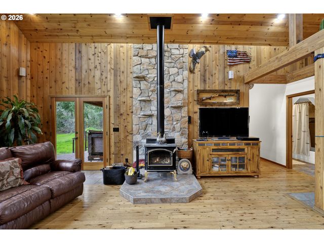 6700 UPPER OLALLA Rd, Winston, OR 97496