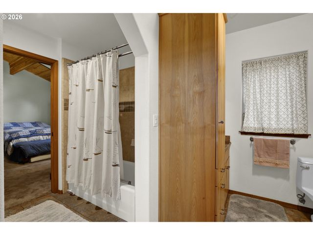 6700 UPPER OLALLA Rd, Winston, OR 97496