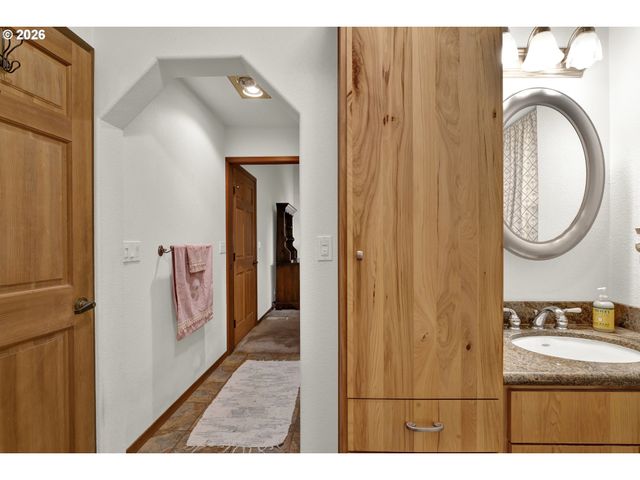 6700 UPPER OLALLA Rd, Winston, OR 97496