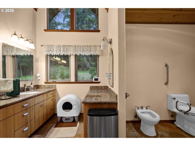 6700 UPPER OLALLA Rd, Winston, OR 97496