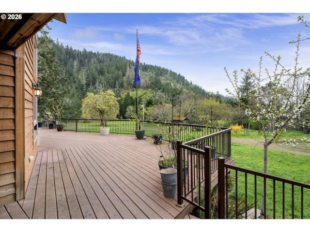 6700 UPPER OLALLA Rd, Winston, OR 97496
