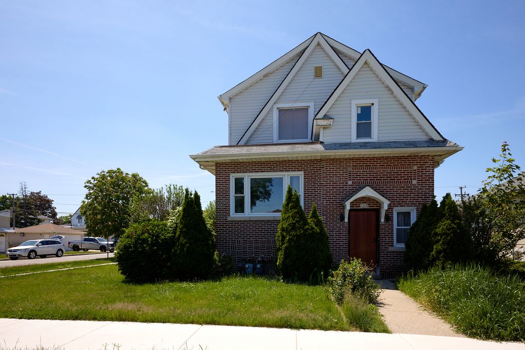 1402 N 15th Avenue, Melrose Park, IL 60160