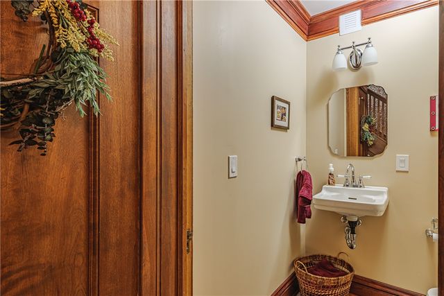 556 Harvard St, Rochester, NY 14607