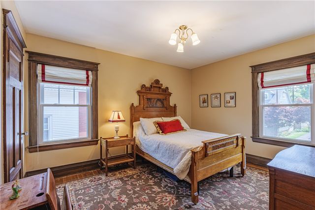 556 Harvard St, Rochester, NY 14607