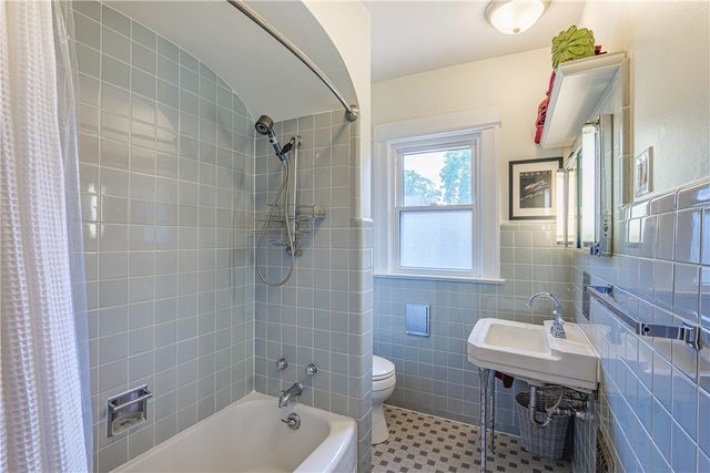 556 Harvard St, Rochester, NY 14607
