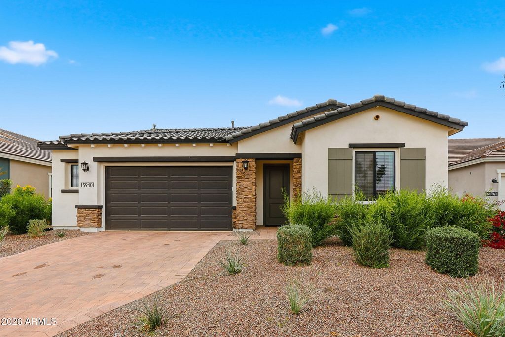 Image 4 of property listing at 5940 N 206TH Lane, Buckeye, AZ 85396
