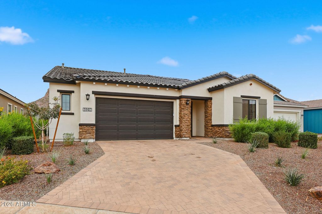Image 5 of property listing at 5940 N 206TH Lane, Buckeye, AZ 85396