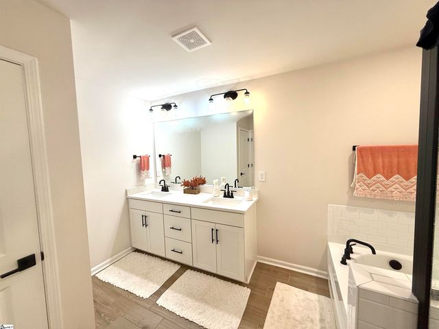 4076 Moffre Drive, Boiling Springs, SC 29316