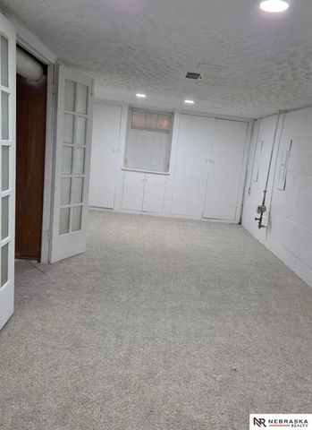 7933 Oakwood Street, Ralston, NE 68127