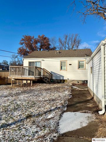 7933 Oakwood Street, Ralston, NE 68127