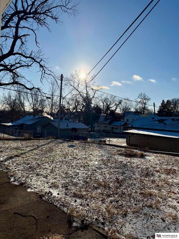 7933 Oakwood Street, Ralston, NE 68127