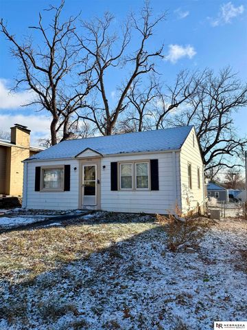 7933 Oakwood Street, Ralston, NE 68127