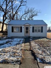 7933 Oakwood Street, Ralston, NE 68127