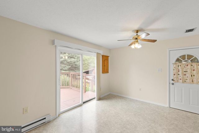 111 HUNTCREST CIR, Winchester, VA 22602