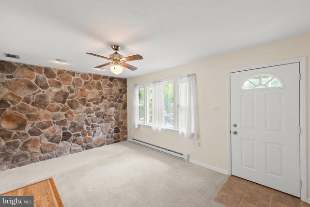 111 HUNTCREST CIR, Winchester, VA 22602