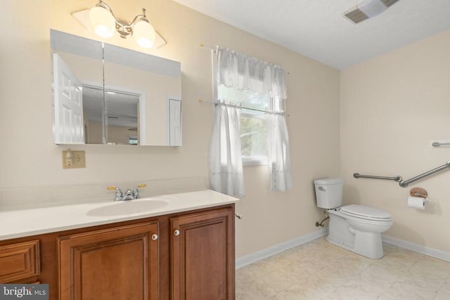 111 HUNTCREST CIR, Winchester, VA 22602
