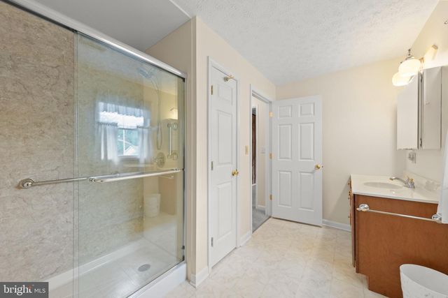 111 HUNTCREST CIR, Winchester, VA 22602