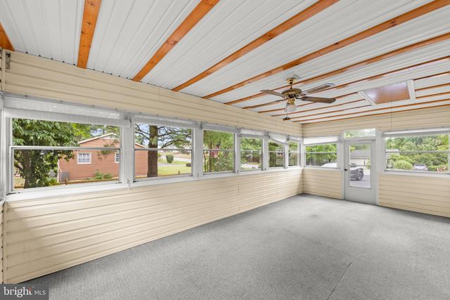 111 HUNTCREST CIR, Winchester, VA 22602