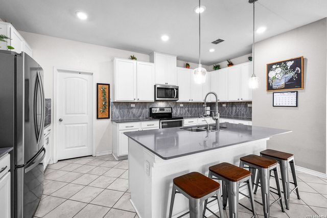 1934 Kyle, New Braunfels, TX 78130