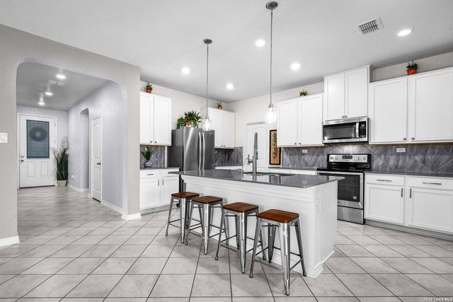 1934 Kyle, New Braunfels, TX 78130