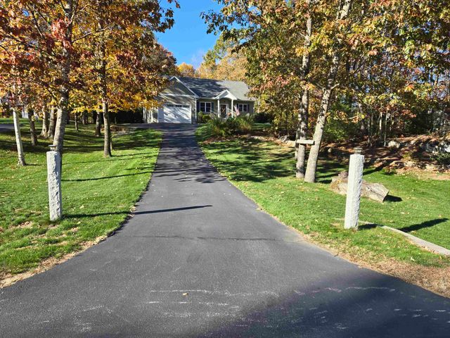 12 Rocky Hill Road, Nottingham, NH 03290