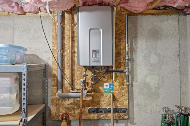 12 Rocky Hill Road, Nottingham, NH 03290