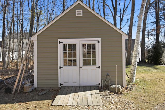 12 Rocky Hill Road, Nottingham, NH 03290