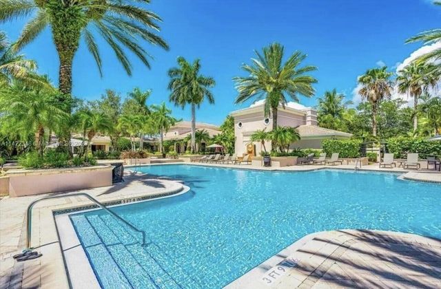 3021 Alcazar Place 202, Palm Beach Gardens, FL 33410